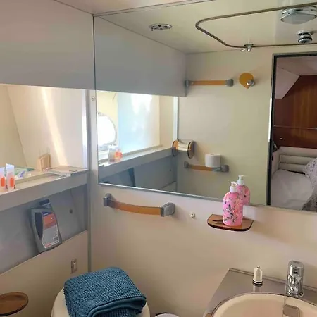 Nuit Exceptionnelle Sur Un Superbe Bateau Yacht !