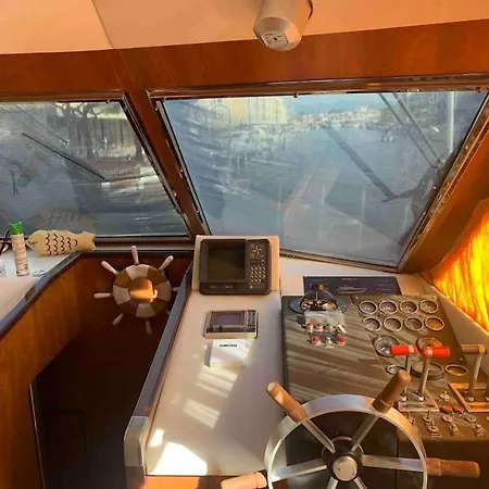 Nuit Exceptionnelle Sur Un Superbe Bateau Yacht ! Apartment
